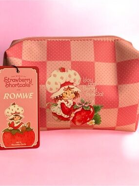 ROMWE Pink Check Strawberry Shortcake Cosmetic Pouch